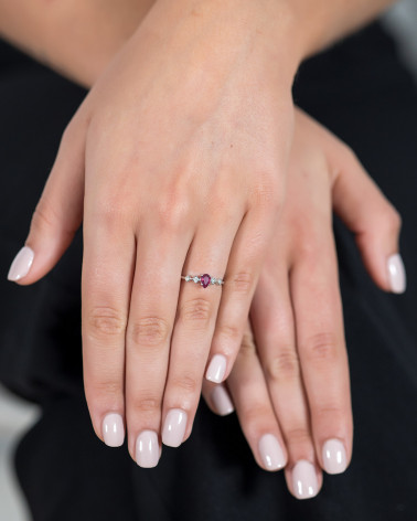Bague Or Blanc Rubis et diamants 1.296grs