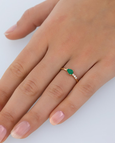 Gold Emerald Diamonds Ring 1.176grs