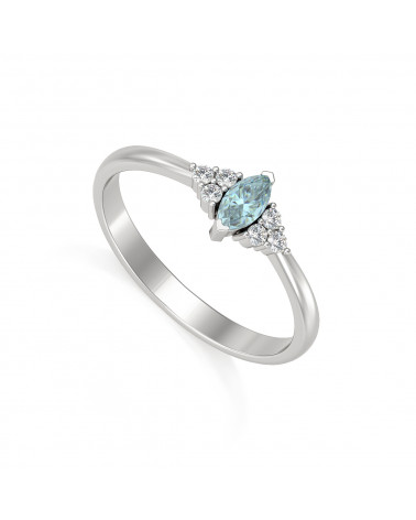 Bague or blanc, aigue-marine, diamants : vue de côté. (ou autre angle si différent