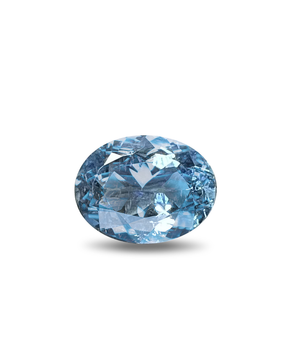 Oval faceted sky blue aquamarine - Weight of 0.720 carats - Clarity VVS-VS - Origin India.