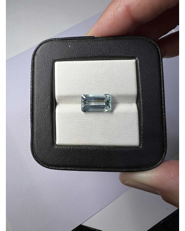 Aguamarina Ovalada Fasetada celeste claro - Peso de 0.720 quilates - Claridad VVS-VS - Origen India