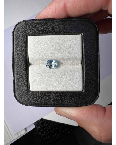 Ovaler facettierter hellblauer Aquamarin - Gewicht 0.720 Karat - Klarheit VVS-VS - Herkunft Indien