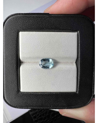 Ovaler facettierter hellblauer Aquamarin - Gewicht 0.720 Karat - Klarheit VVS-VS - Herkunft Indien