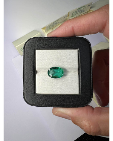 Oval Emerald 3.44 Carats 8.90x12.20 AAA VVS Zambia