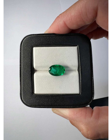 Oval Emerald 3.07 Carats 8.30x11.90 AAA VVS Zambia