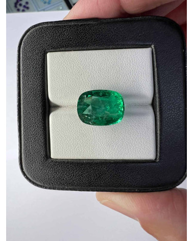 Cushion Emerald 6.73 Carats 11x14.2 AAA VVS Zambia
