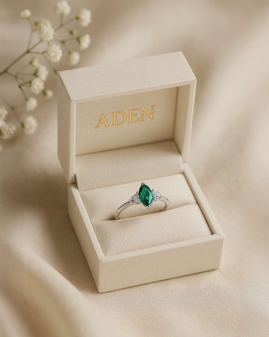 Anillo de Oro Esmeralda y diamantes