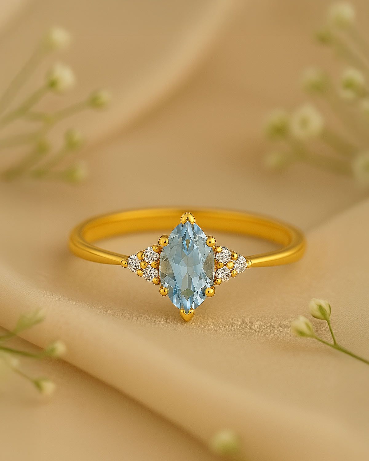 Bague argent avec aigue-marine centrale entourée de diamants - Bijou élégant pour maman